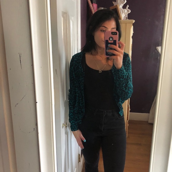 Blue cheetah sweater - Picture 4 of 7